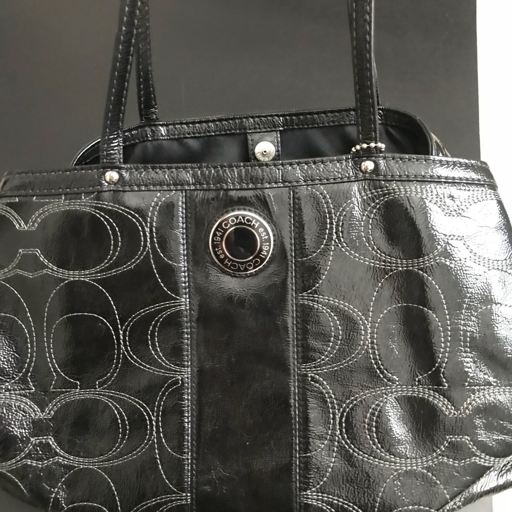 Black coach tote 19215